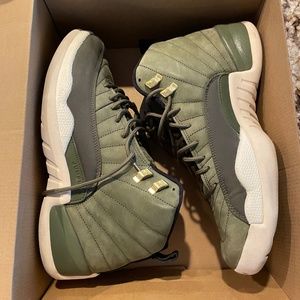Nike Mens size 11 Air Jordan 12 Retro Olive green